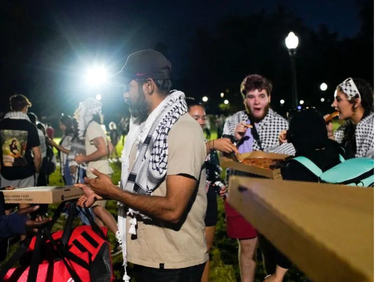 Centinaia di shawarma e montagne di falafel: il cibo degli studenti che protestano alla Columbia University
