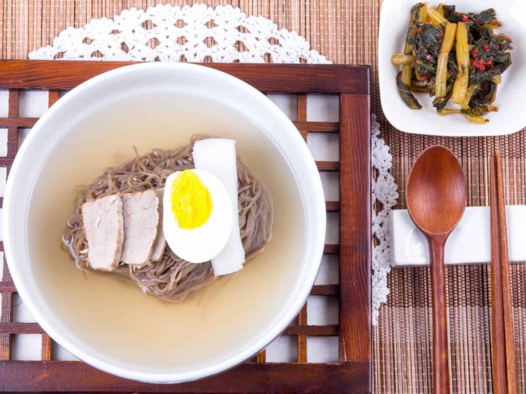 cucina corea del nord_ zuppa fredda|kimchi corea del nord|cibo corea del nord|