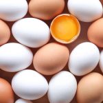 |egg spoon di Alice Waters